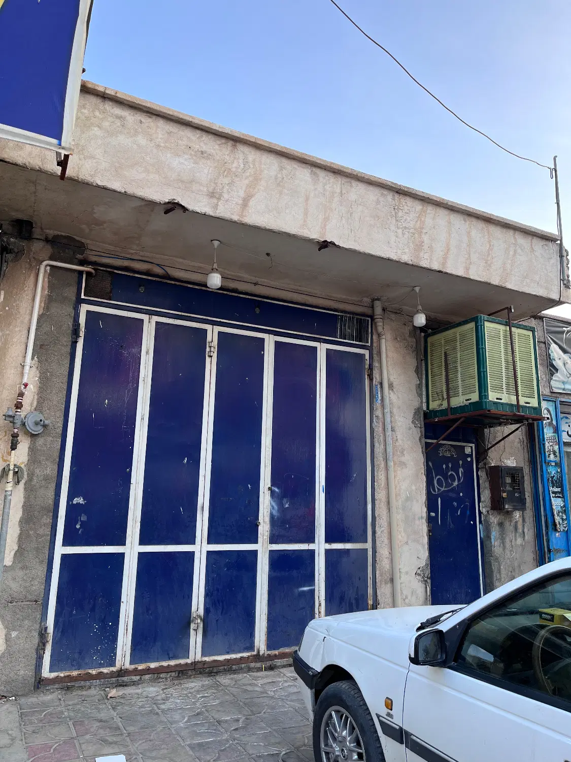 مغازه ای به متراژ ۶۰ متر واقع در اواسط خیابان مدرس