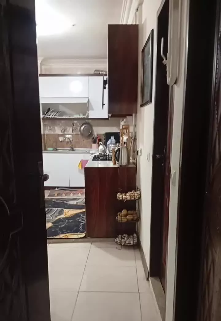 واحد آپارتمانی در ناصر خسرو 93 متر