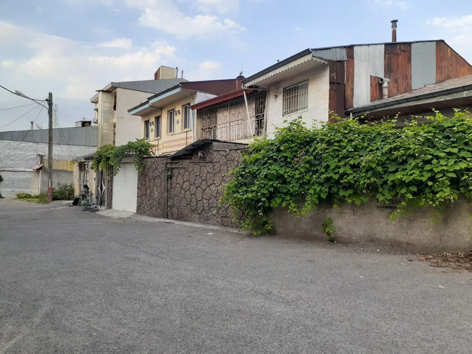 یک واحد مسکونی ویلایی دوبلکس