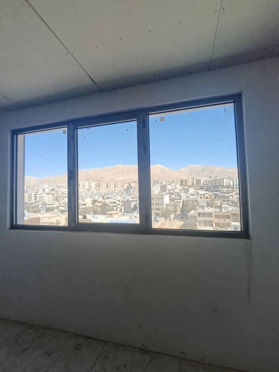 فروش واحد 2خوابه 140متری دوتراس سیمرغ جنوبی