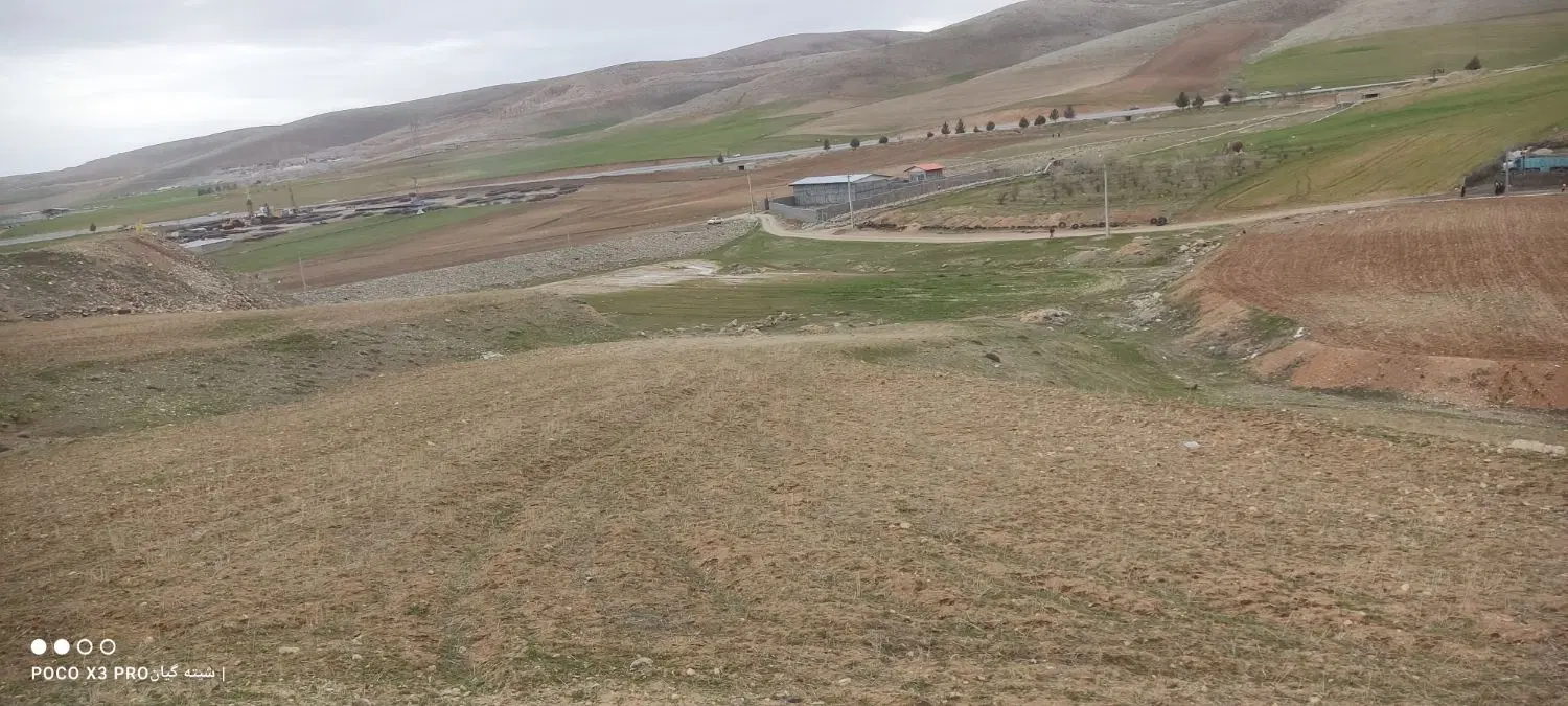 زمین پشتوه