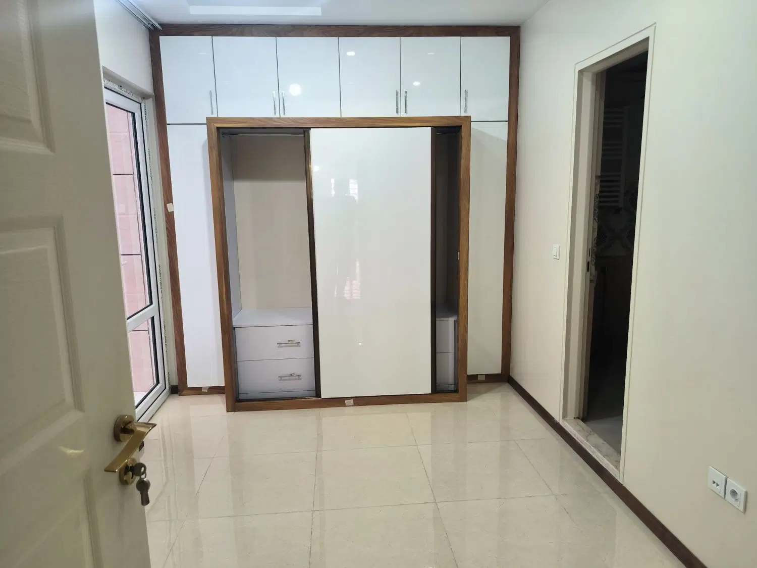 یکخواب*فول امکانات(قصرالدشت بالای سپه)