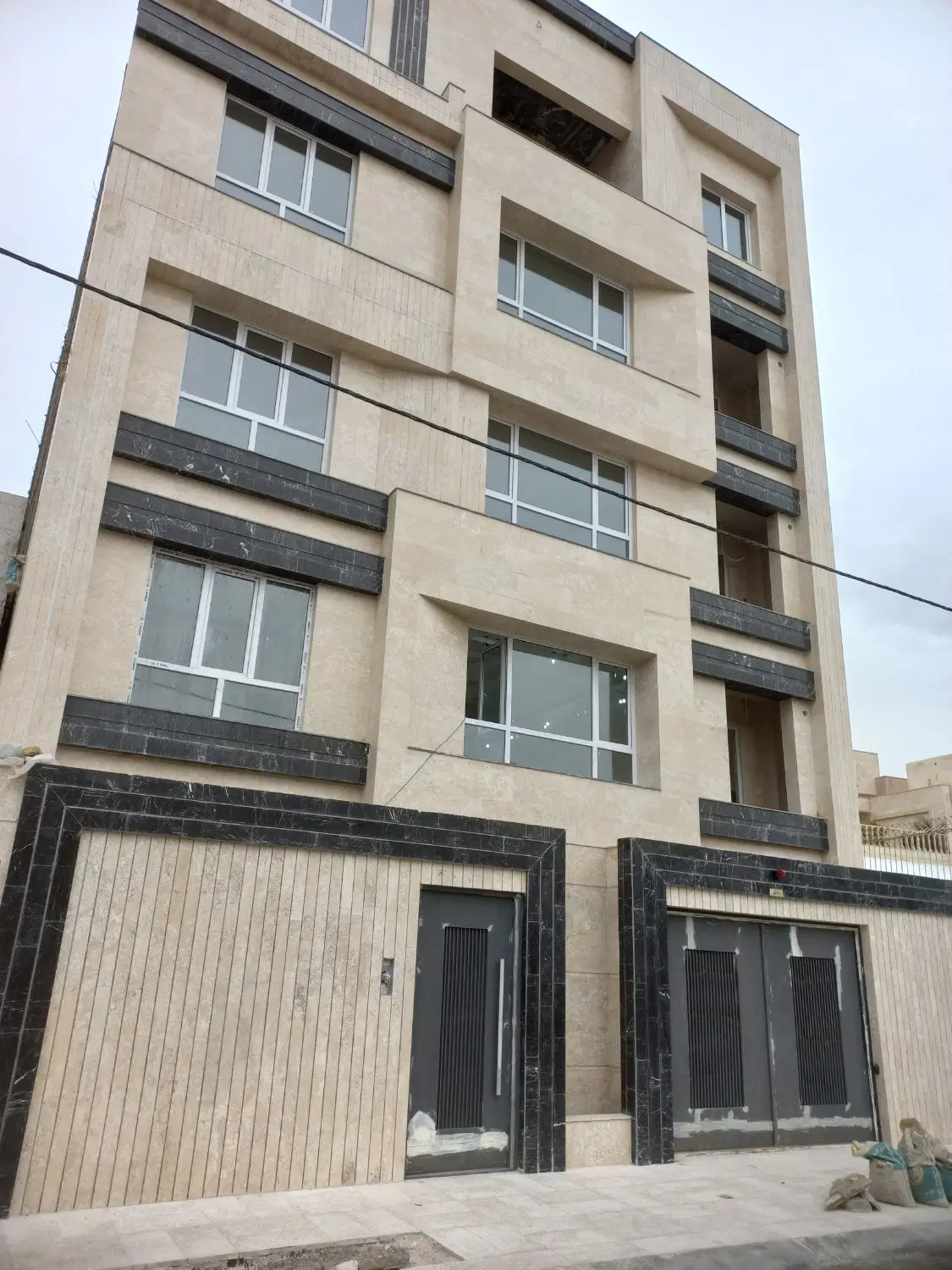 سناباد‌۱۹۵ متری