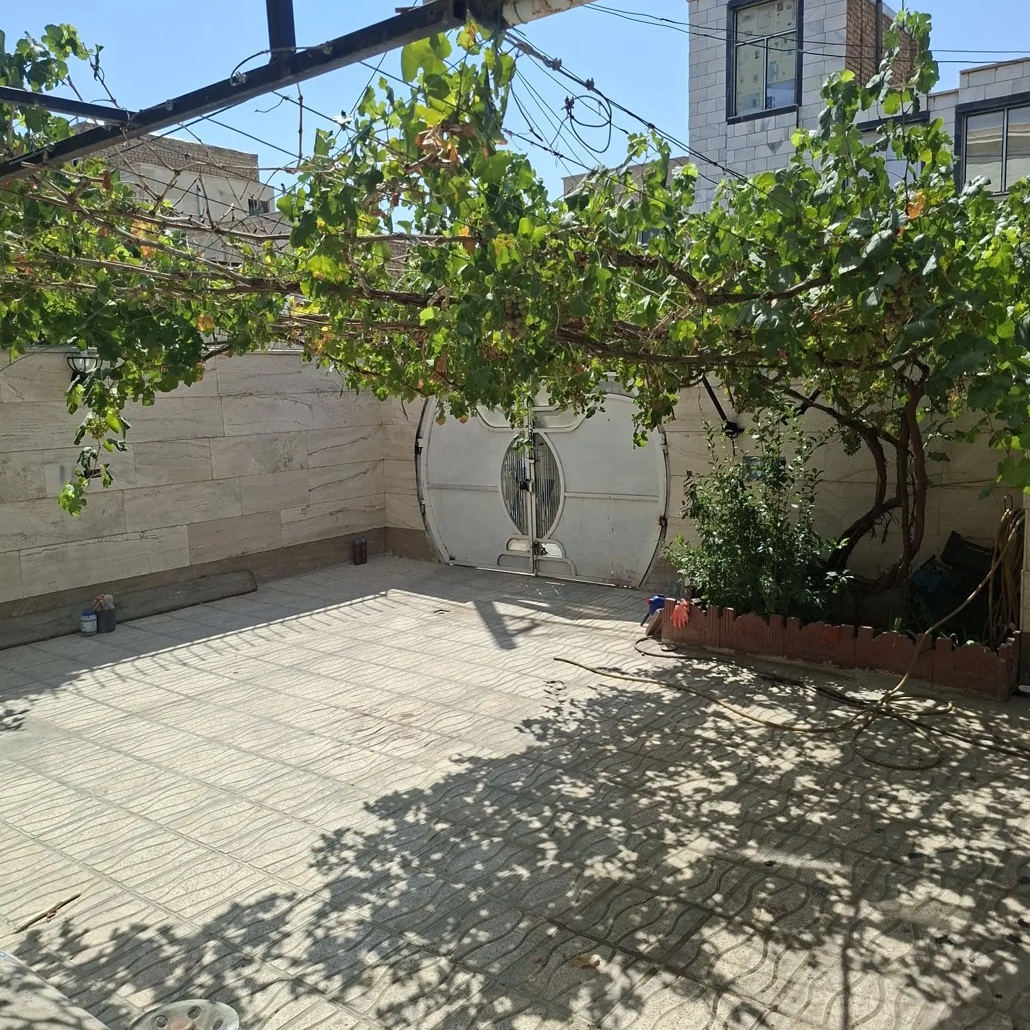 ۱۱۰ متر ۲۰ متری رسالت