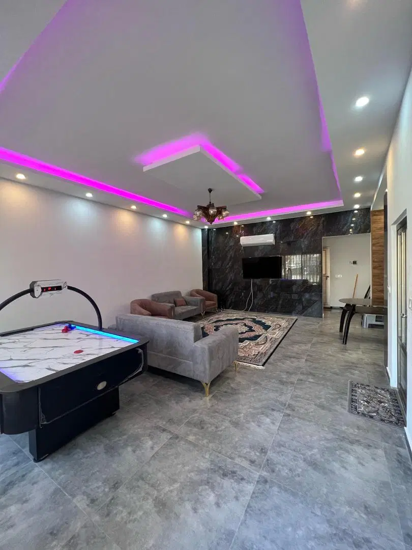 ۲ خوابه استخردار