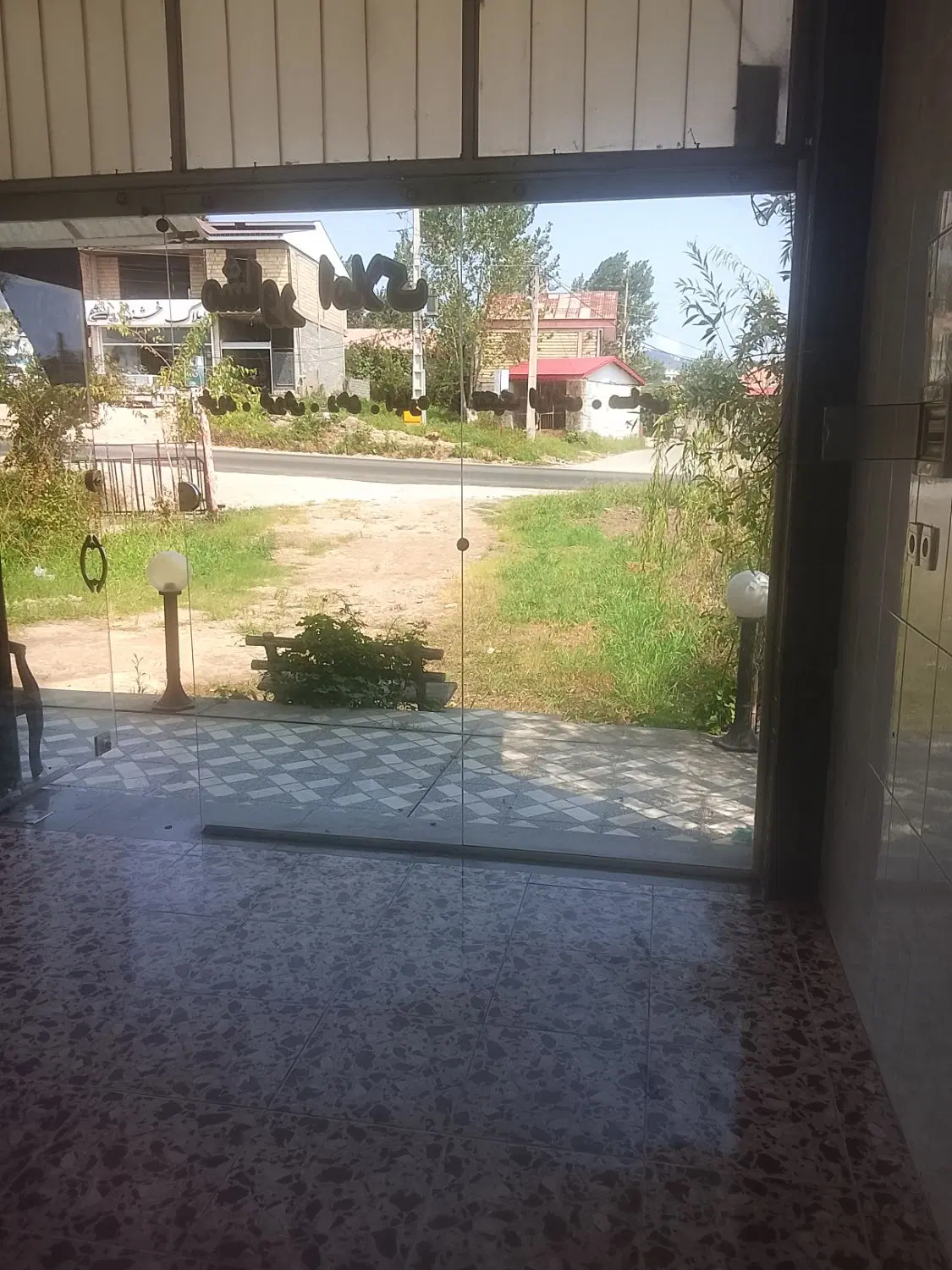 مغازه وانباراجاره داده میشه سرخیابان اصلی