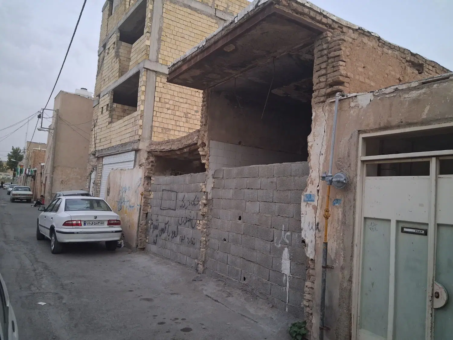 خانه کلنگی خوش قواره  ۲۷۰ متر مربع