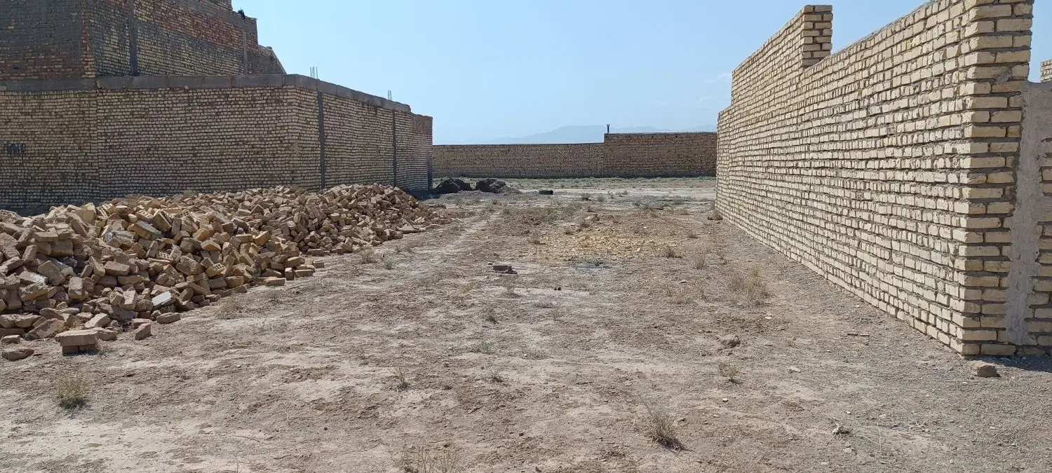 زمین فروش