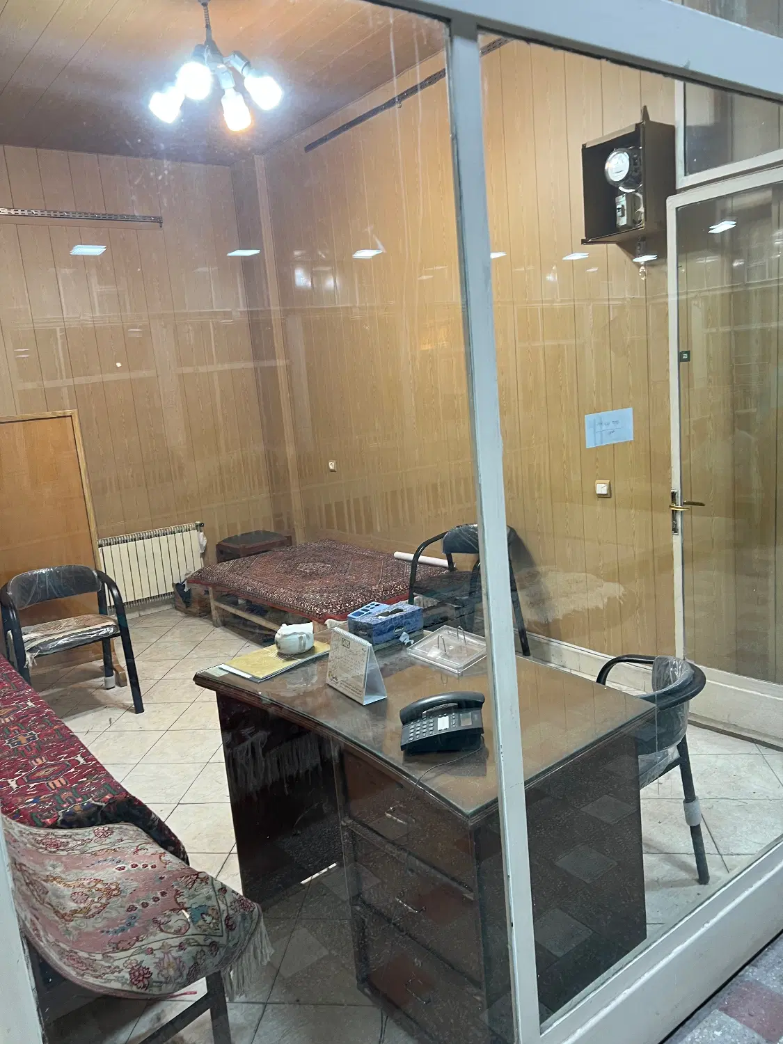 فروش سرقفلی مغازه در بهترین لوکیشن بازار فرش