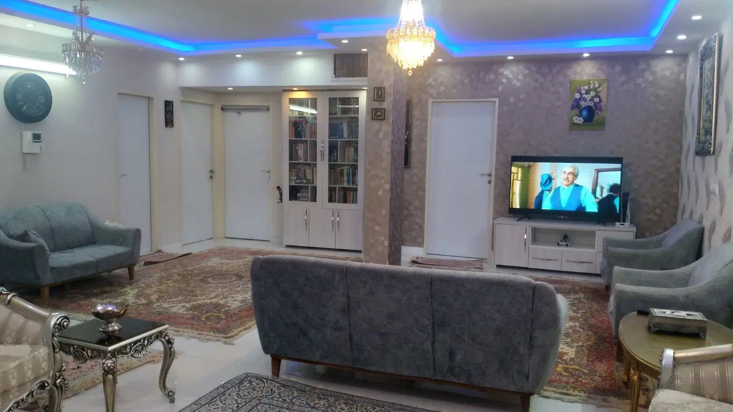 آپارتمان 130 متر  سه خوابه فردش فوری
