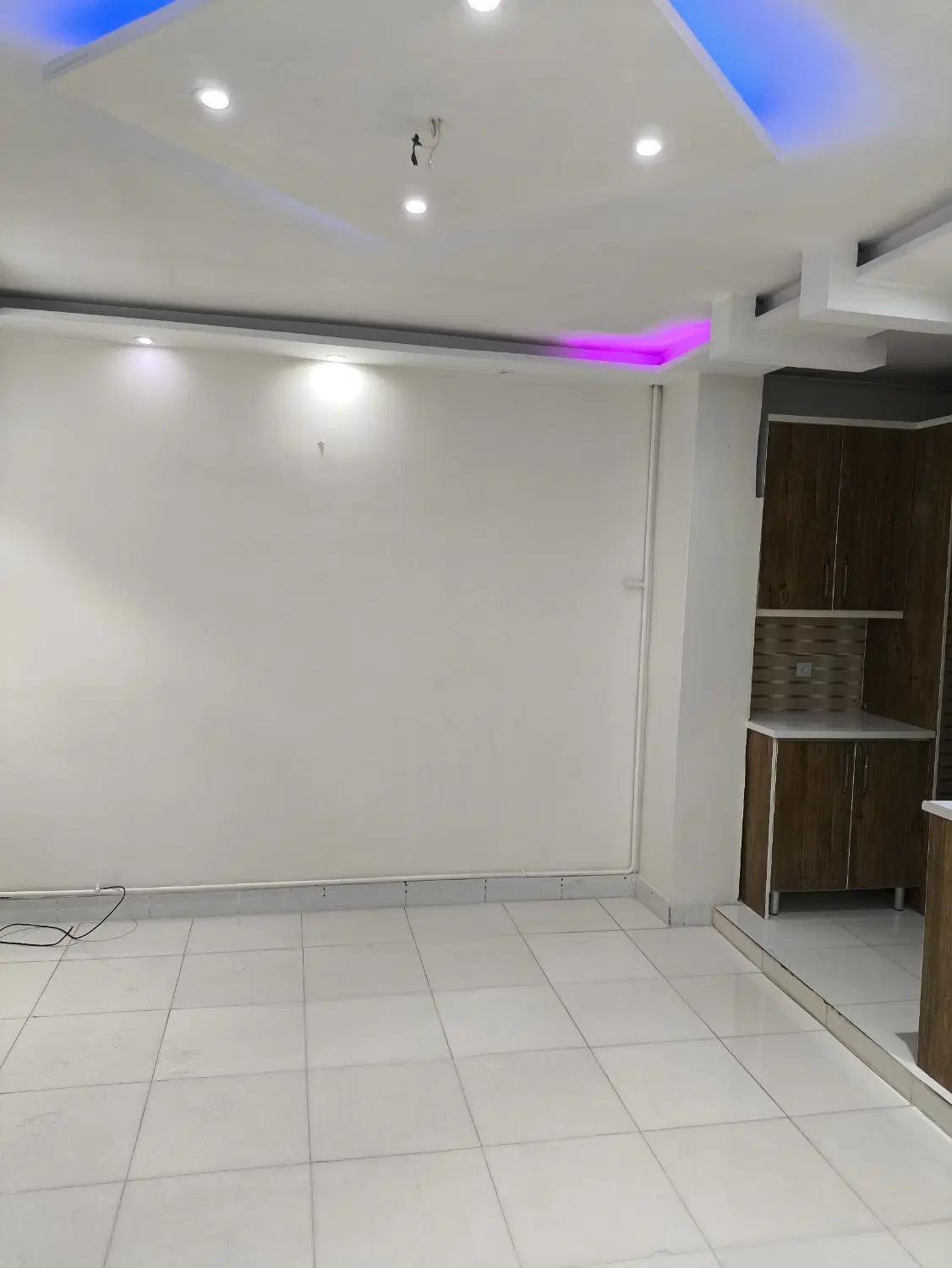 62 متر  2 خواب  پارکینگ سندی