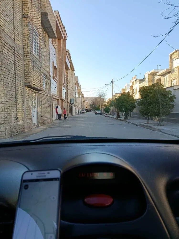 زمین ۲۰۰ متری