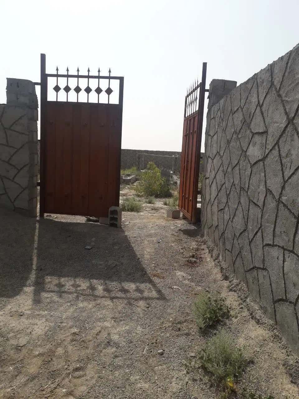 باغ چهار دیواری جدول کشی شده