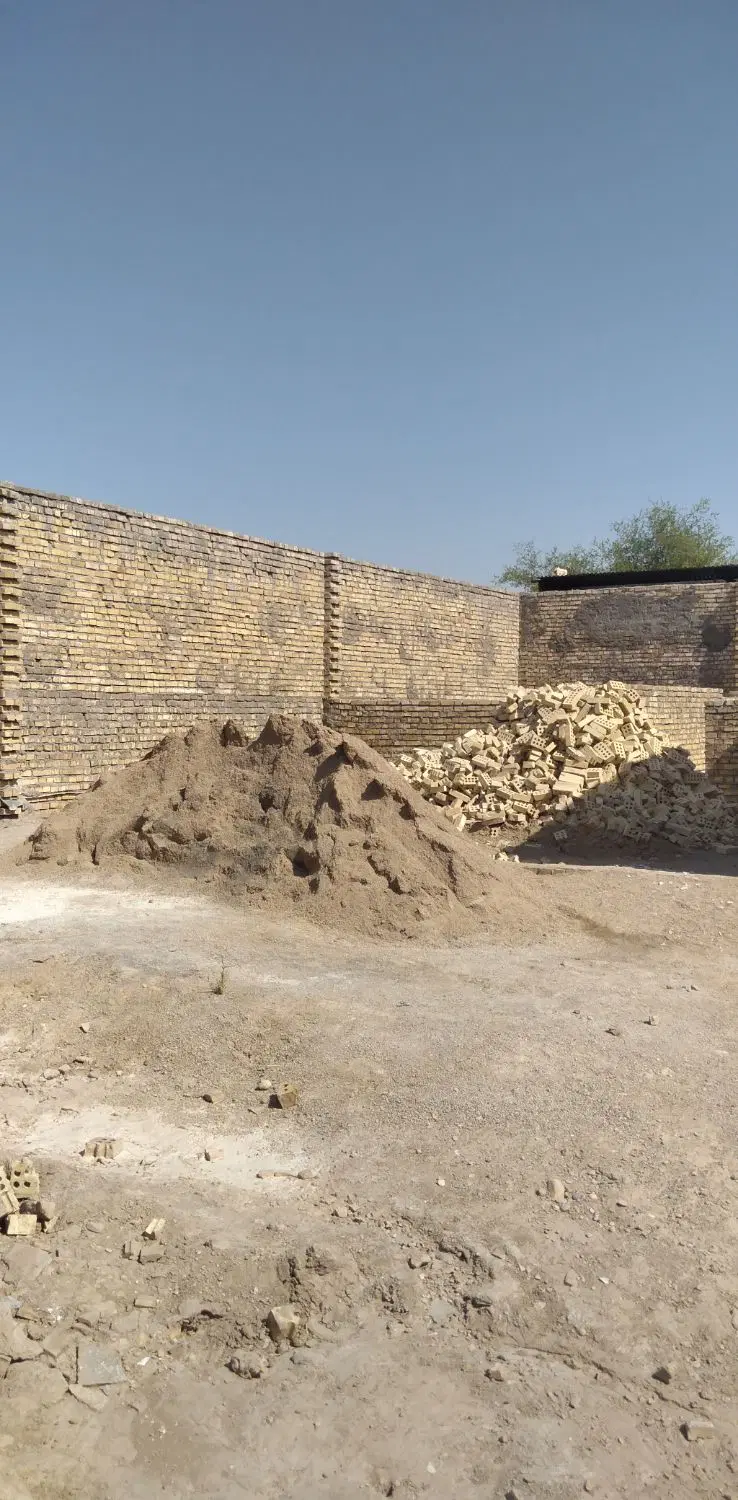 زمین نیمه کاره  درکوی سادات ومندلی
