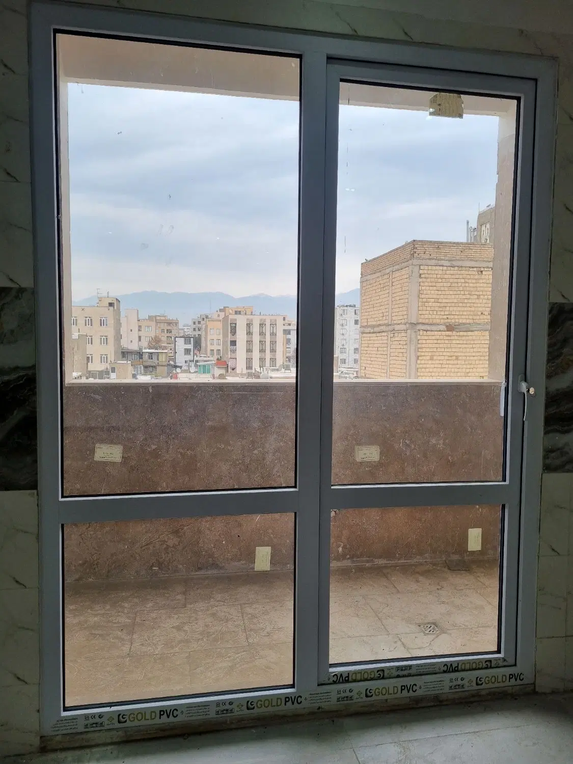 آپارتمان نوساز خام