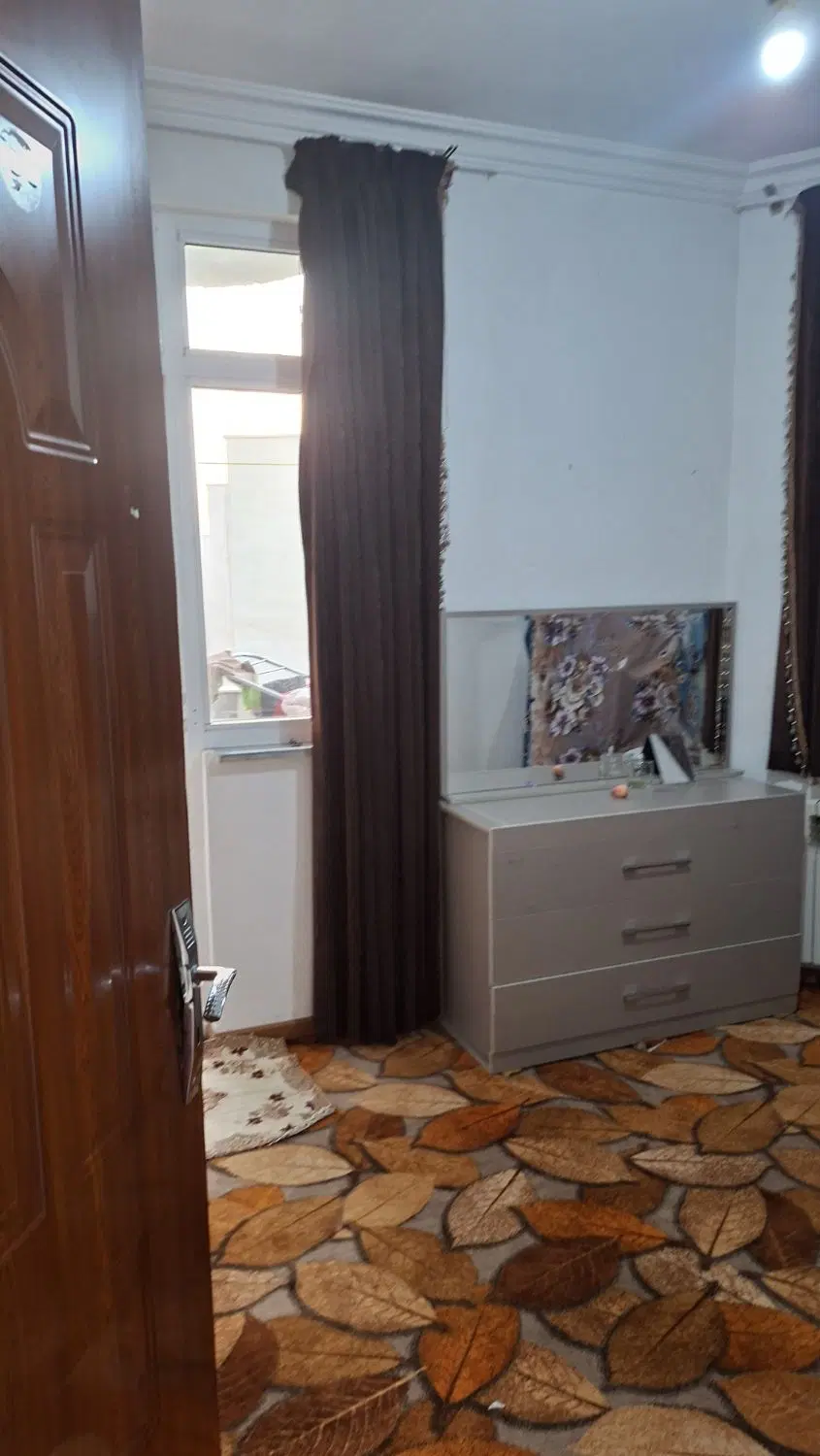 تک واحدی در نیایش ، فایل ویژه