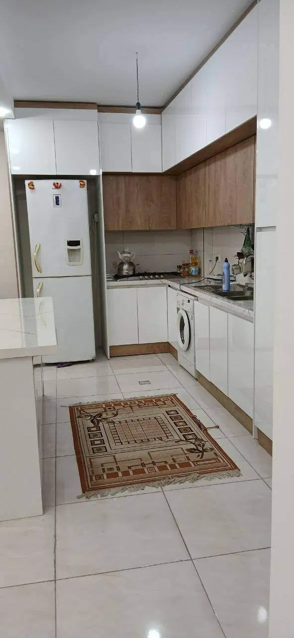 ۱۰۰ متر قولنامه غرق نور