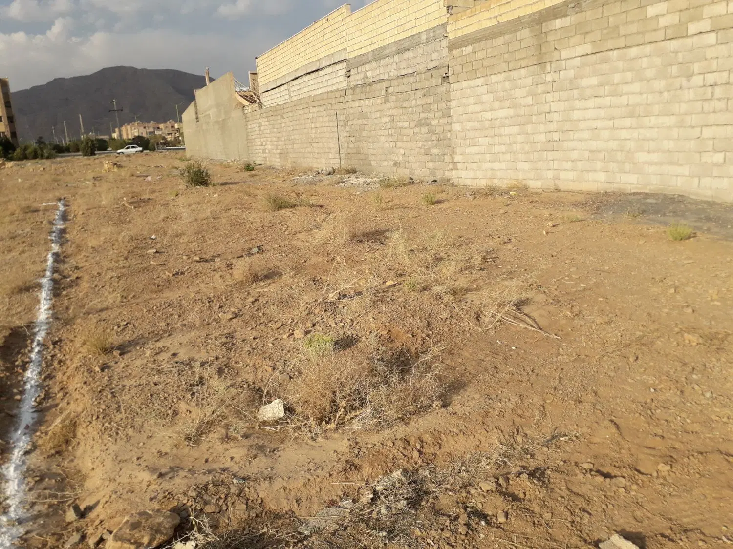 زمین زیر مسکن مهر ازادگان