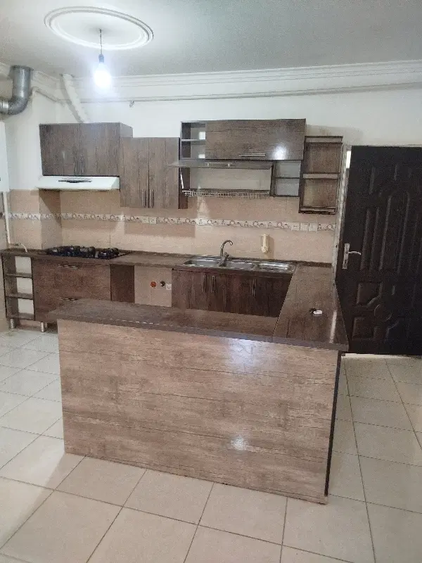 یک واحد خانه با پارکینگ اختصاصی