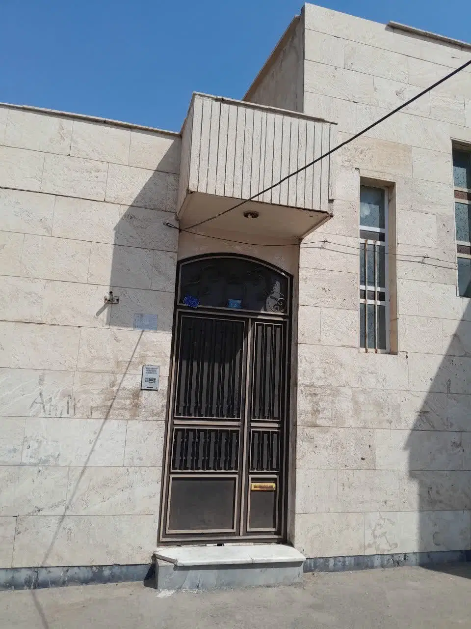 فروش واحد مسکونی ۲۲۰ متر دونبش