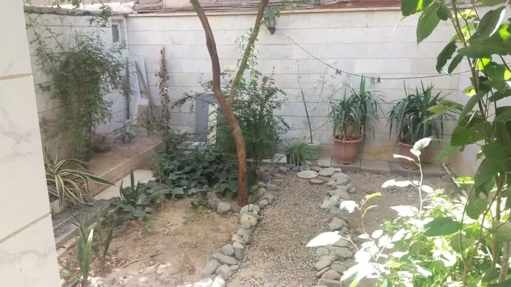 واحدهمکف۹۰متر باحیاط رنگ شده درقایمیه بصورت توافقی