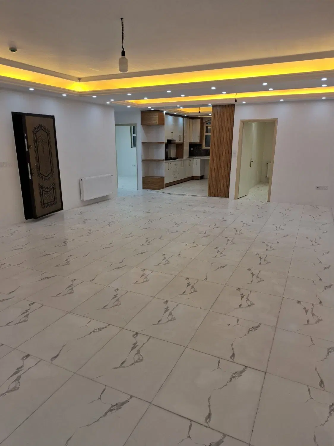 آپارتمان ۱۴۰ متری شهرک صدرا