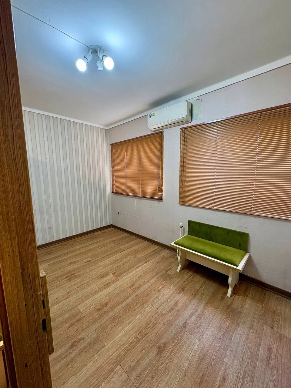 اجاره اتاق در مطب پزشک (لیزر، فشیال)