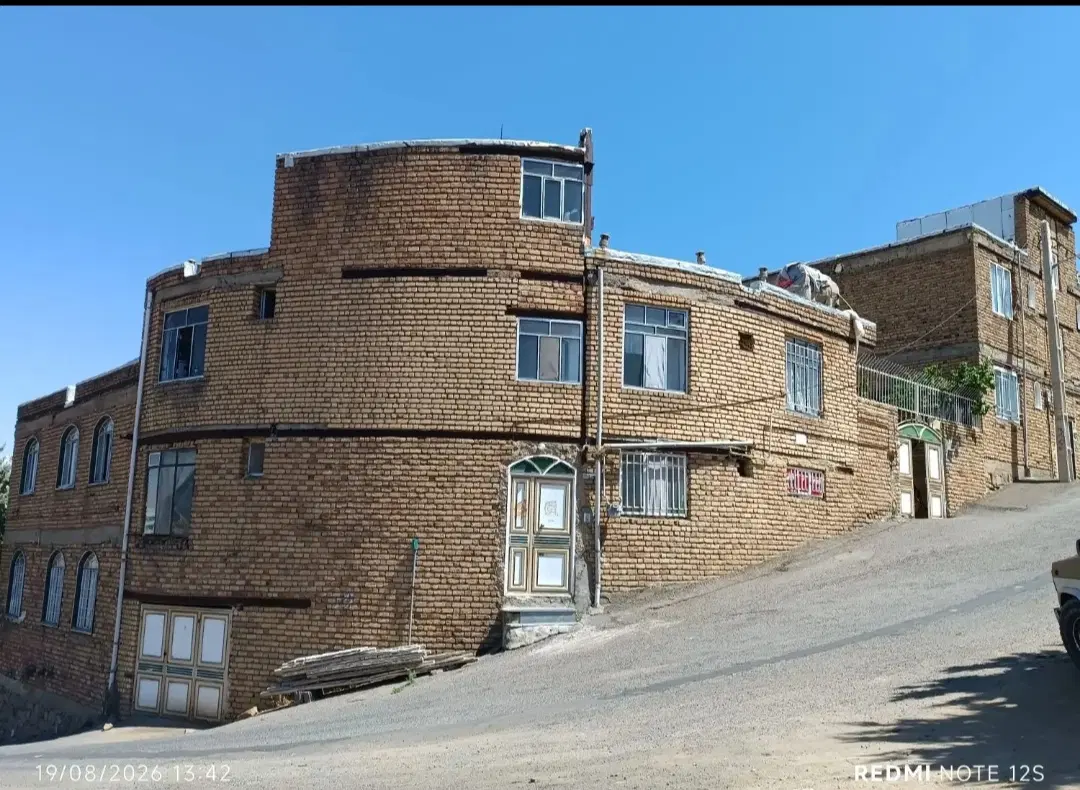 شهرک بعثت دو طبقه و پیلوت دو نبش