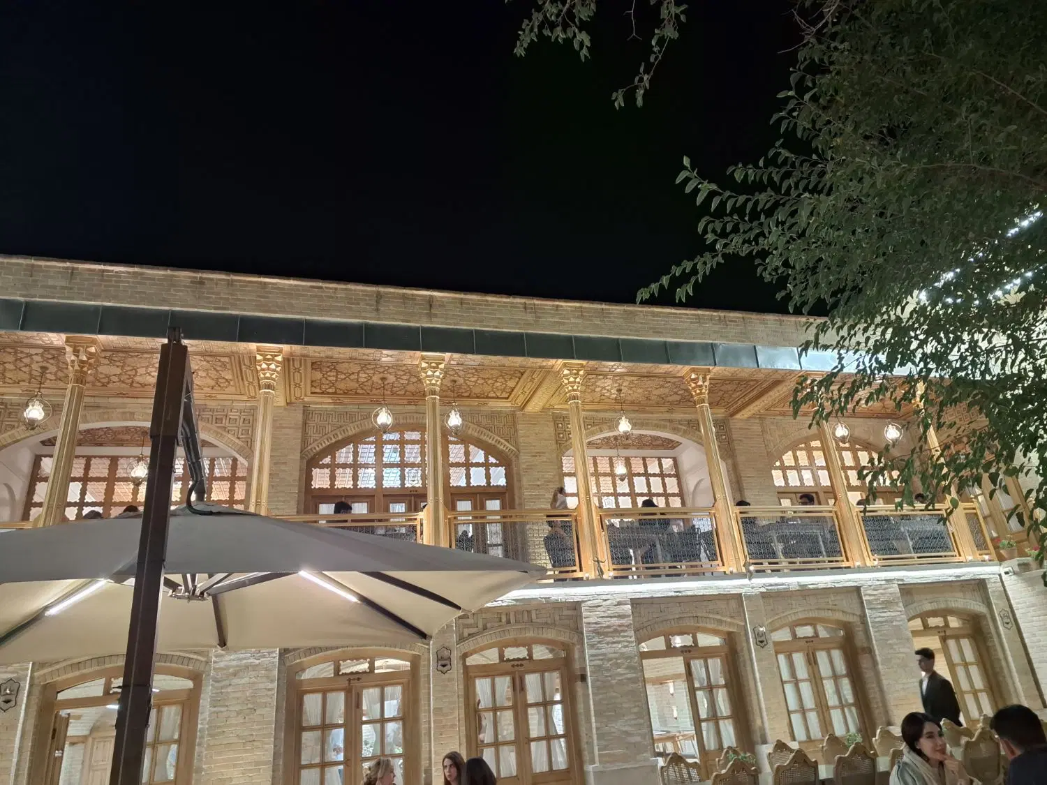 خانه ویلایی ۳ طبقه، مساحت ۲۵۲ متر، میرزاده عشقی