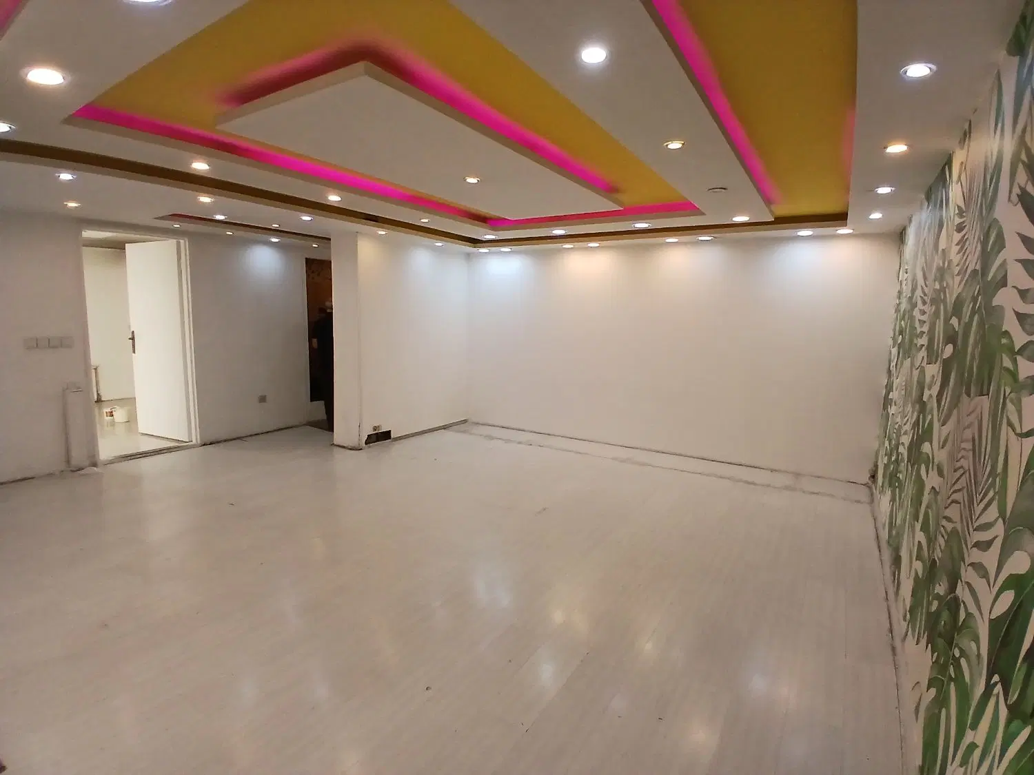 اجاره  اداری ۹۲ متری سعادت آباد
