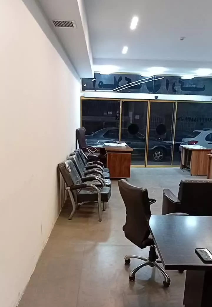 مغازه ۵۰ متری رستاخیز
