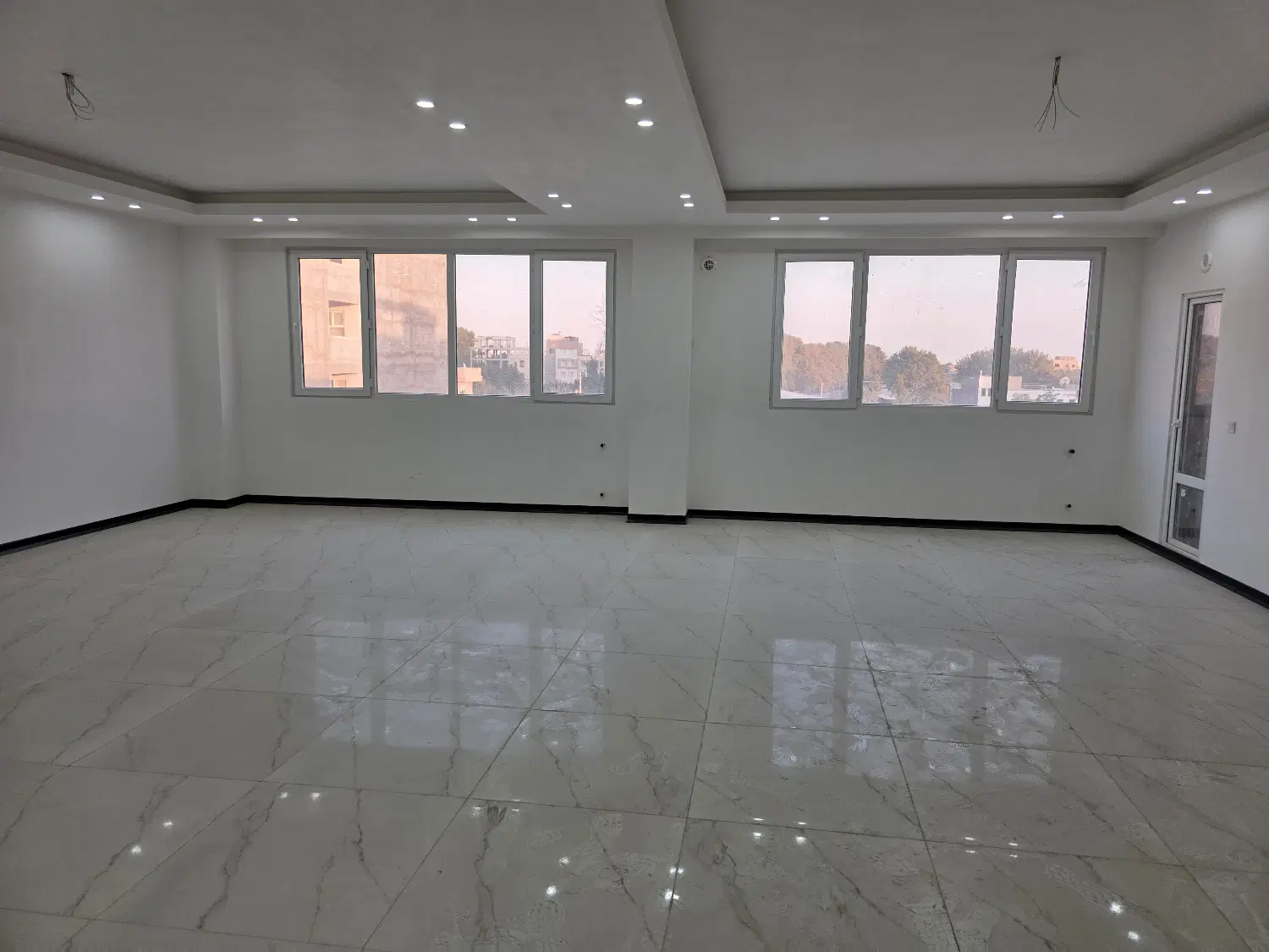 اپارتمان اداری تجاری بر خ امام سراسیاب مستقل