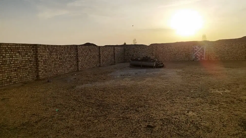زمین ۹۰۰متری