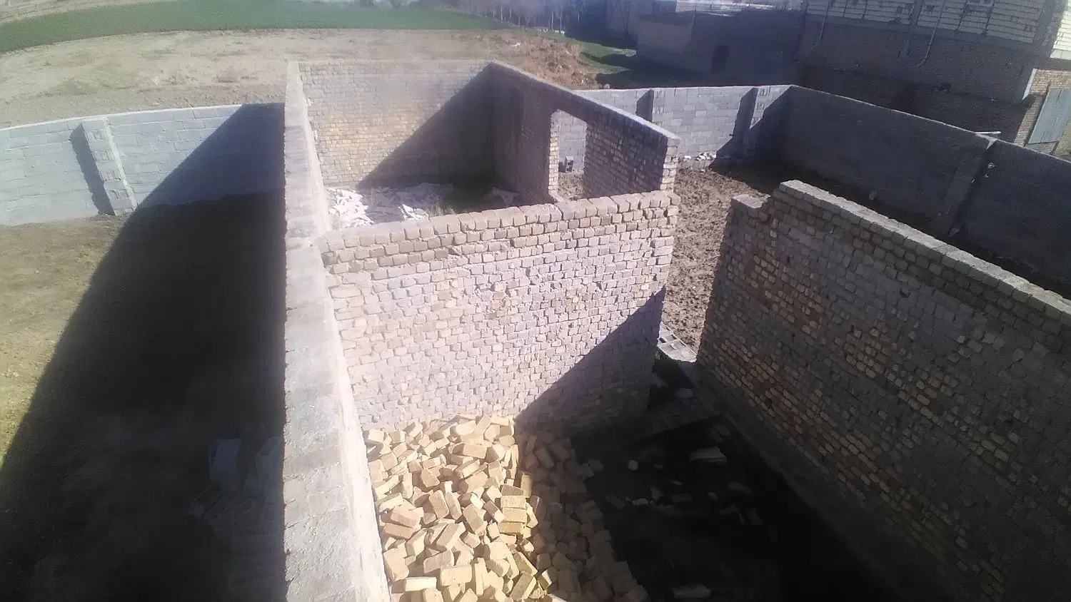 ۲۰۰متر در روستای پیرآباد