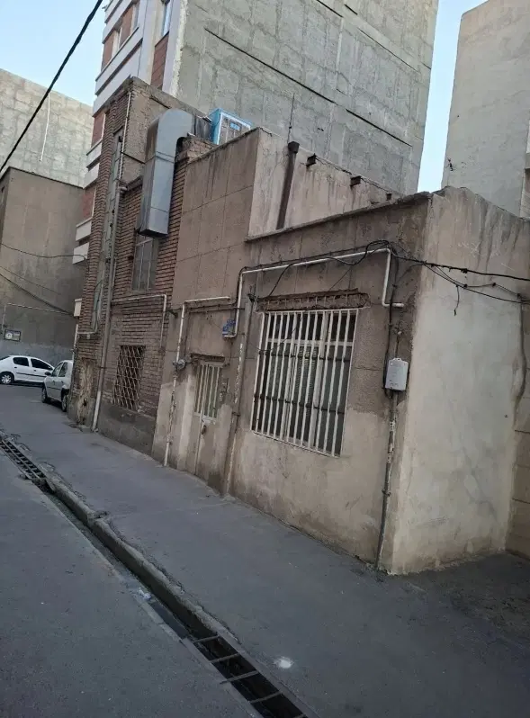 ویلایی ۱۳۰متر زمین ۲ طبقه سند ملکی آماده انتقال