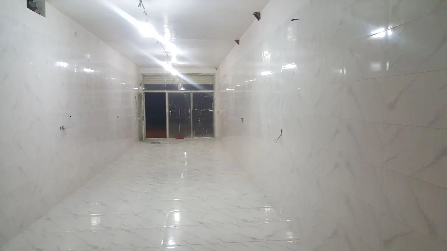 مغازه در حاجی اباد