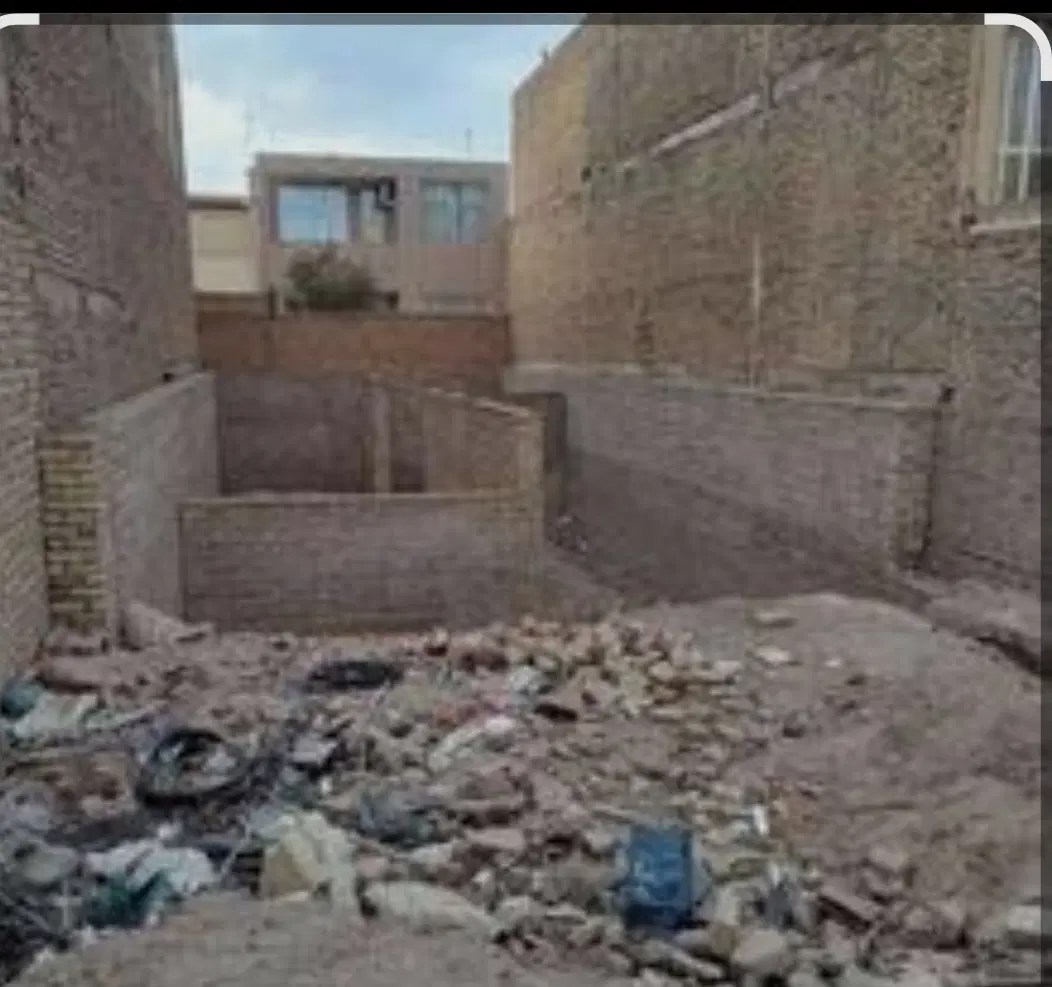 زمین ۱۵۰متری