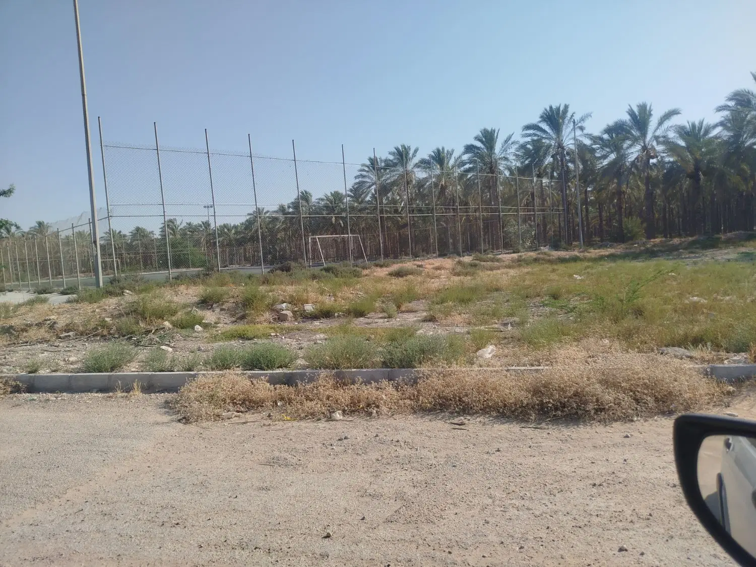 زمین  200متری جنب زمین فوتبال هما