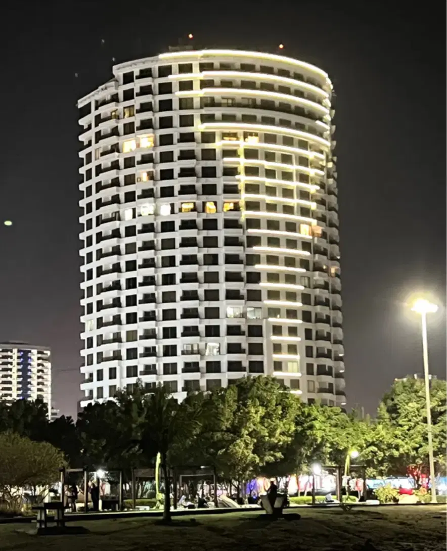 ۲۰۰متر برج شاراکس