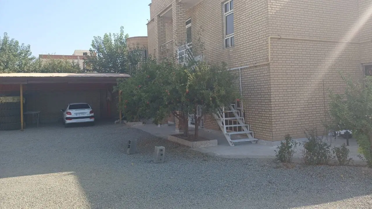 فروش ۶ دانگ نمایشگاه در شهرک کامیونداران اسلامشهر