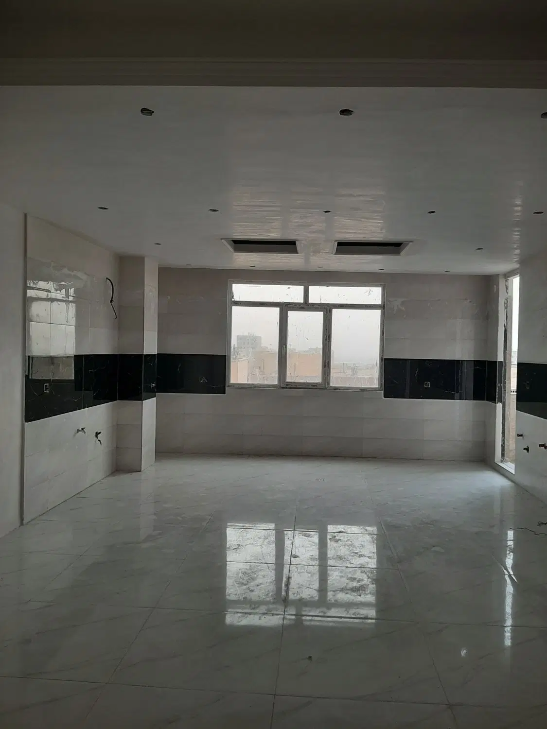 آپارتمان ۱۳۰ متری کلید نخورده