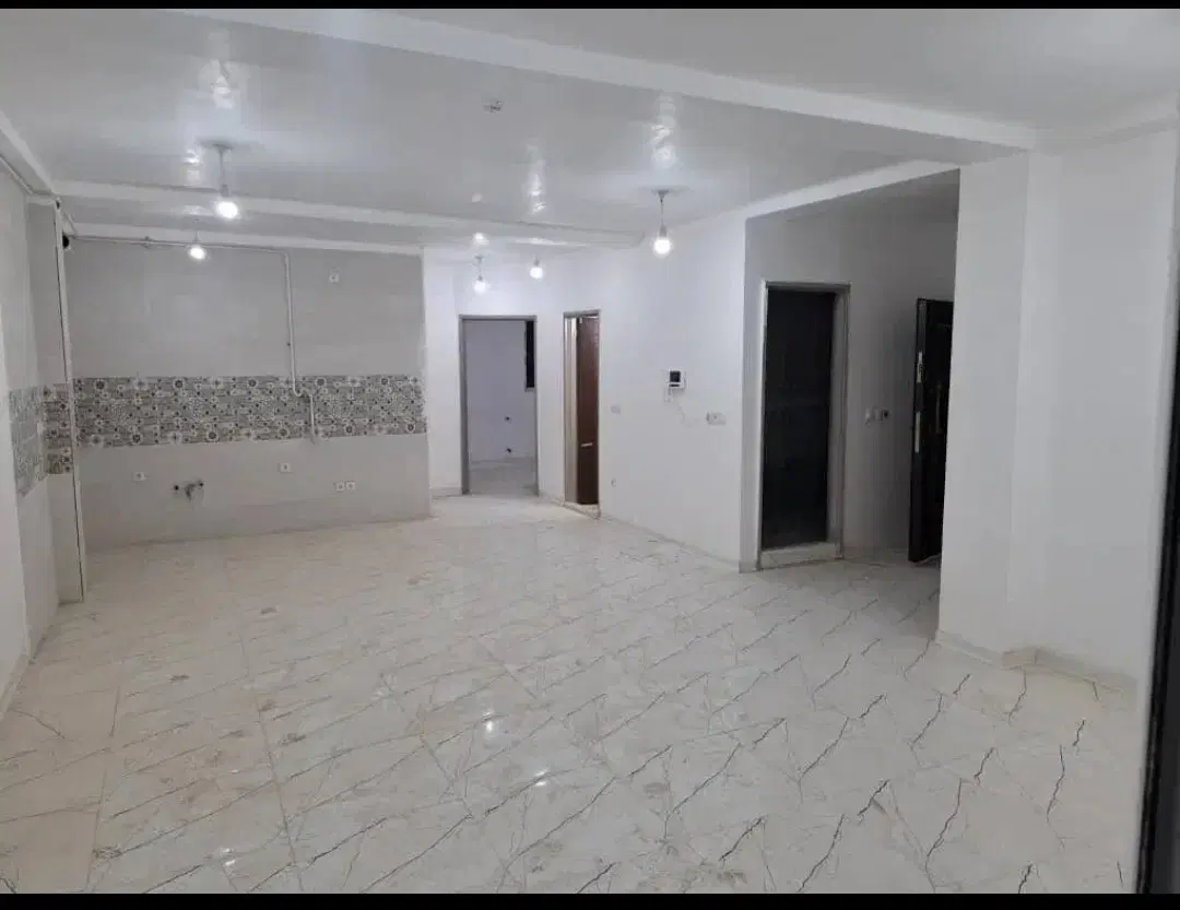 واحد کلید اول ۱۰۰متری
