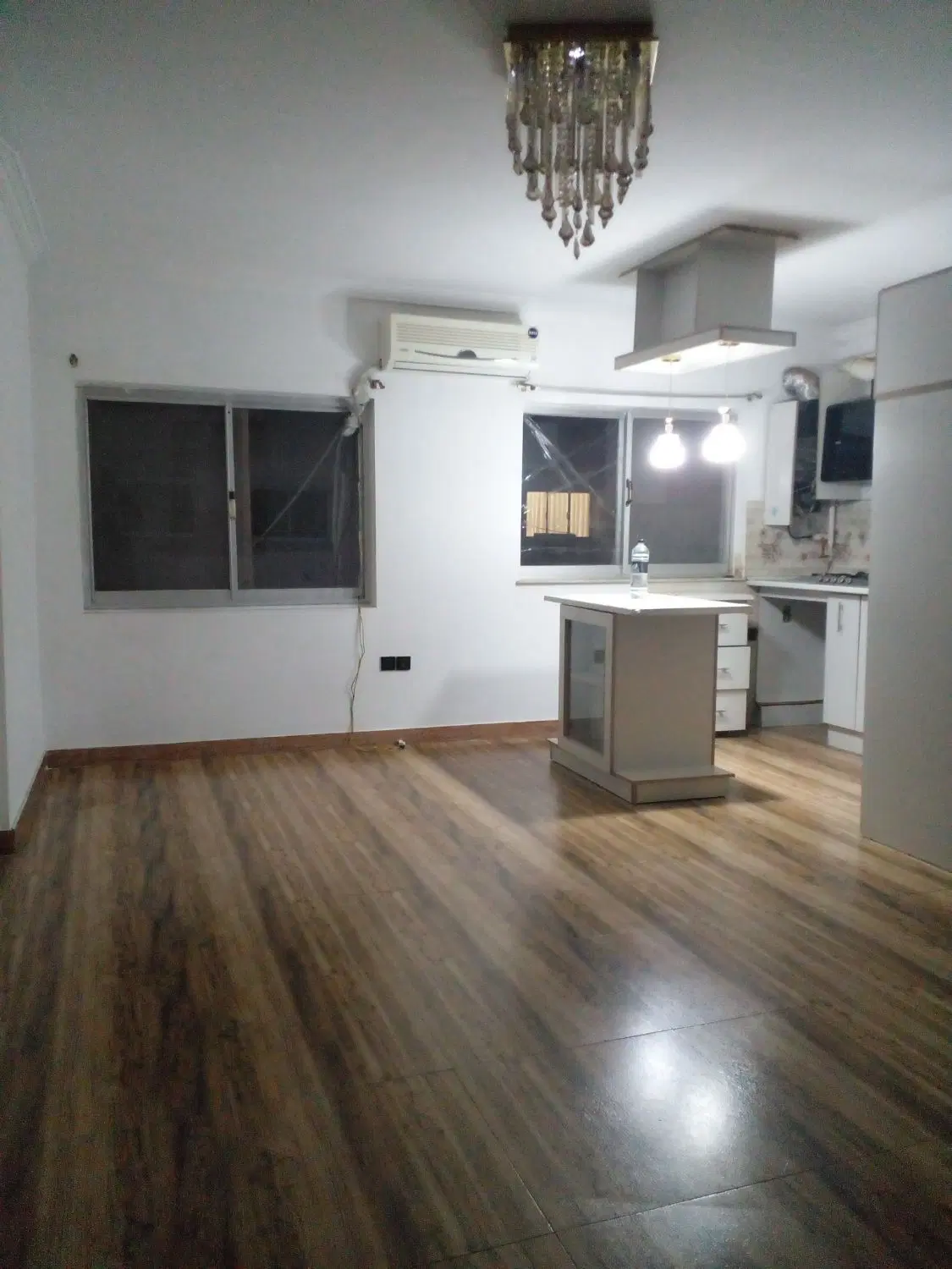 ۷۵متری_سنددار*با پارکینگ طبقه۴