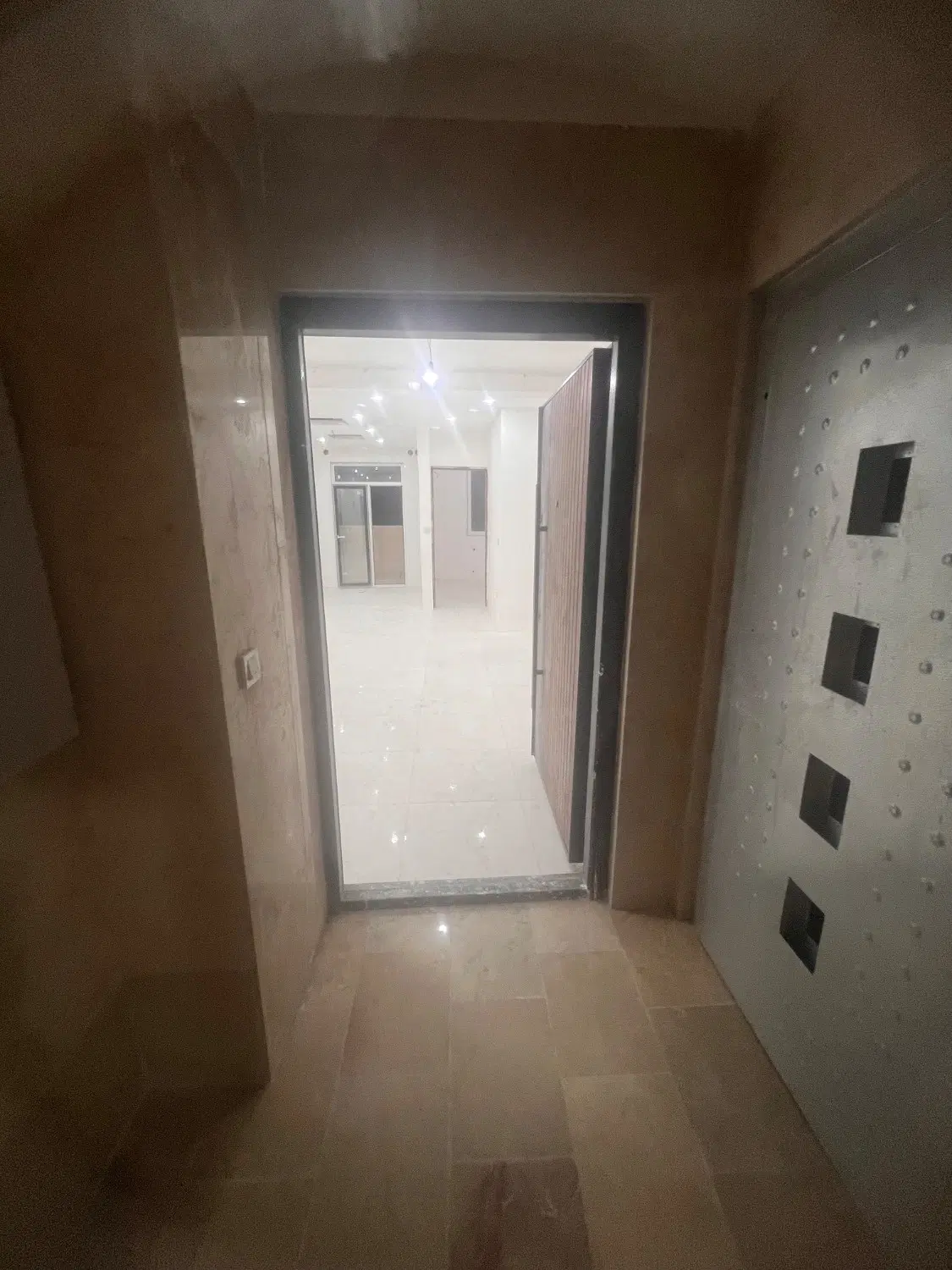 فروش ویژه تک‌واحدی نوساز ۶۴ متری