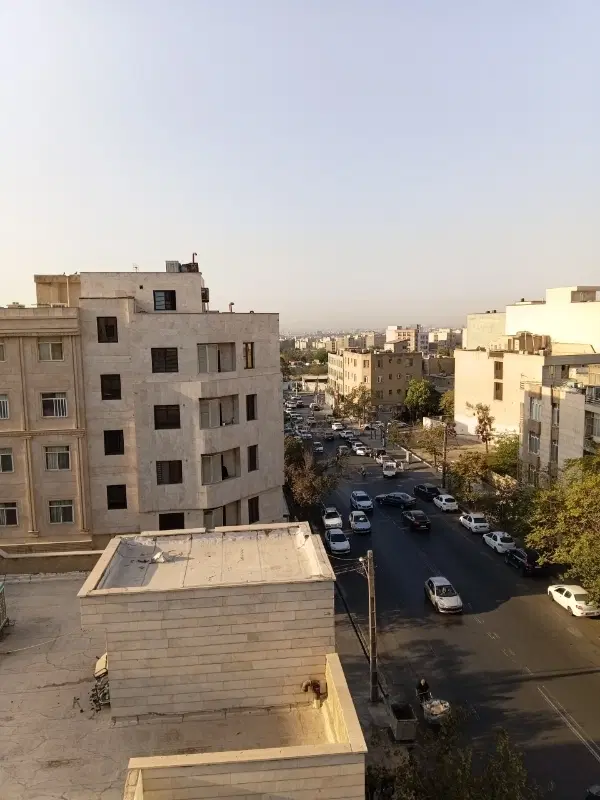 واحد ۱۱۰ متری در مجتمع لاله
