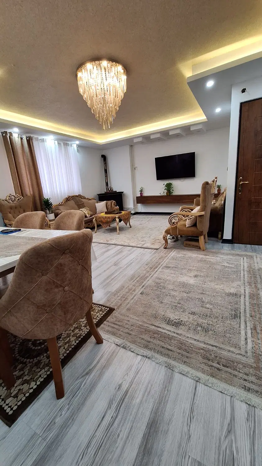 آپارتمان ۷۹ متری سند دار
