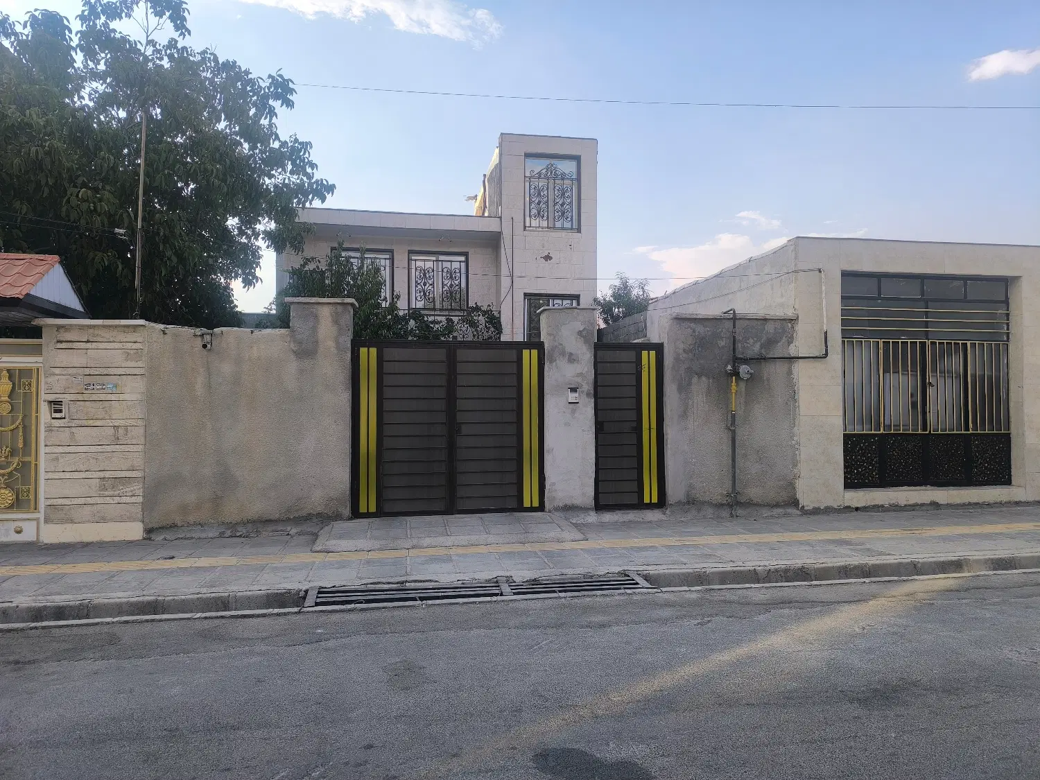 اجاره منزل صدوبیست متری