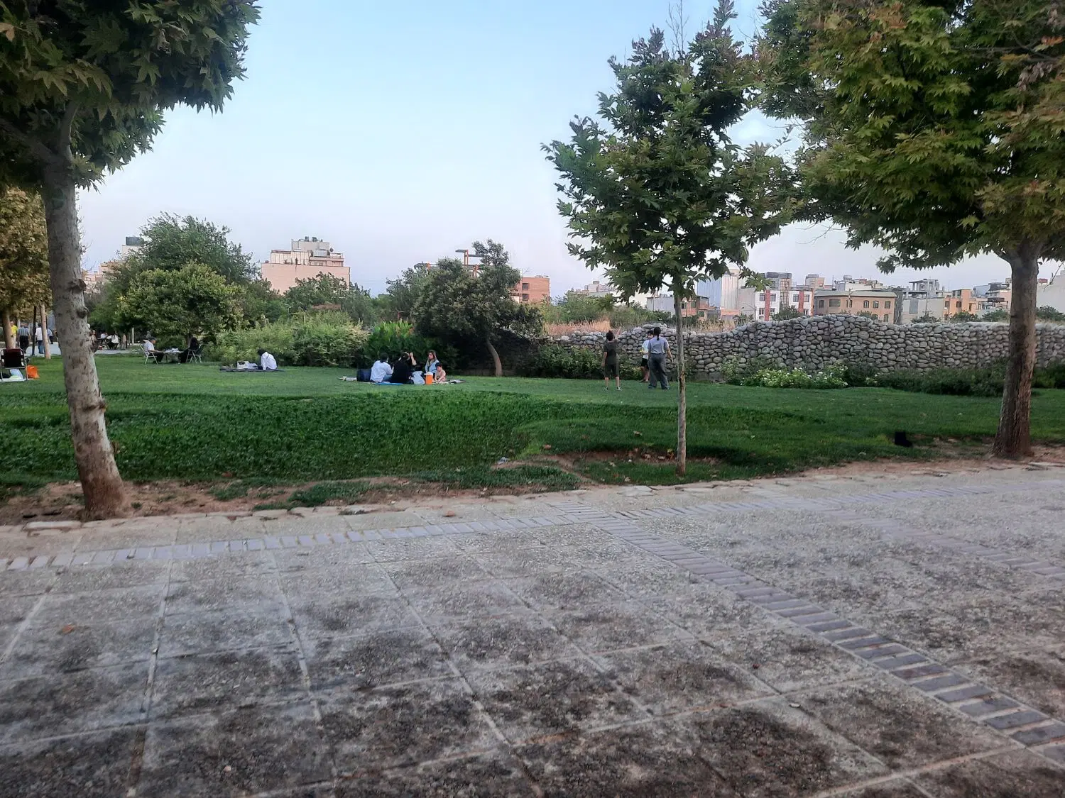زمین ۲۰۰ متری مخابرات شهرک گلستان
