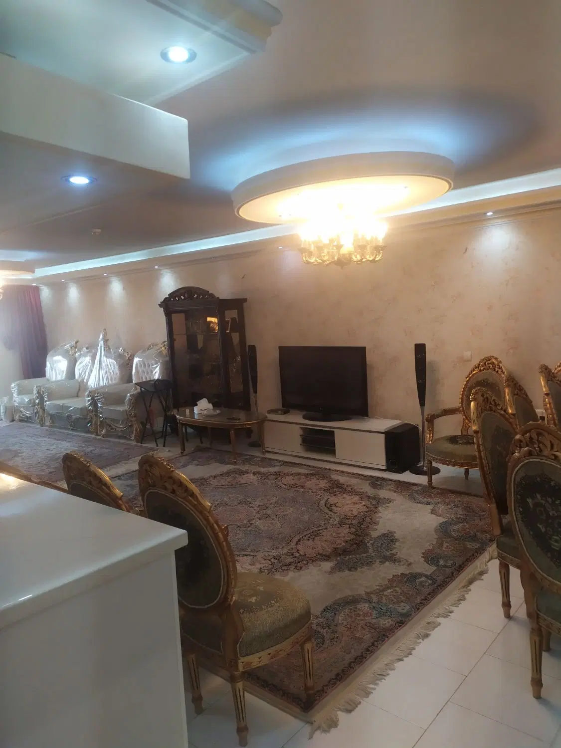 آپارتمان ۱۳۷ متر دو خوابه فول امکانات