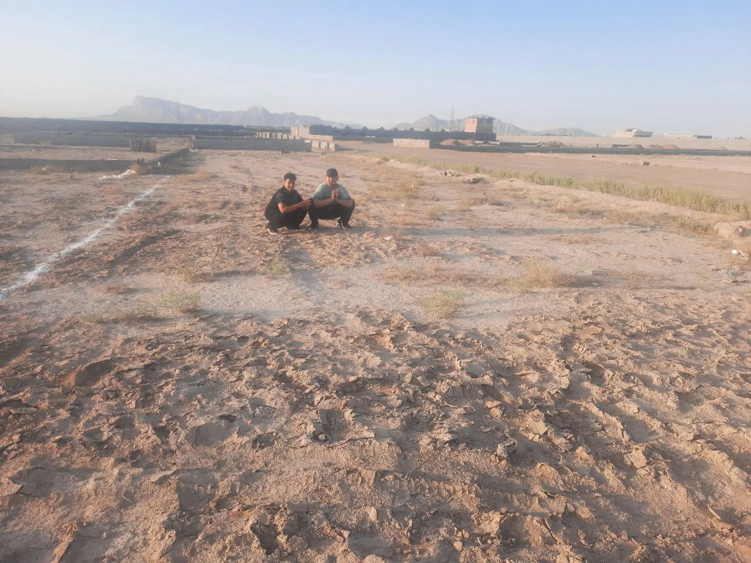 زمین سمت کیچی پیرجعفر